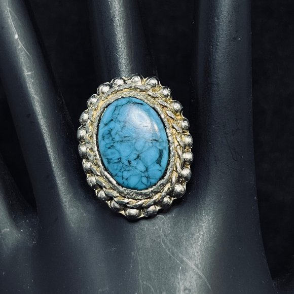 Vintage Chunky Faux Turquois Adjustable Ring (R351) - Picture 2 of 6